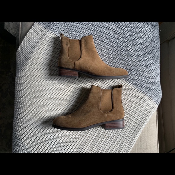 Brand New Cole Haan Landsman Bootie - Picture 4 of 8